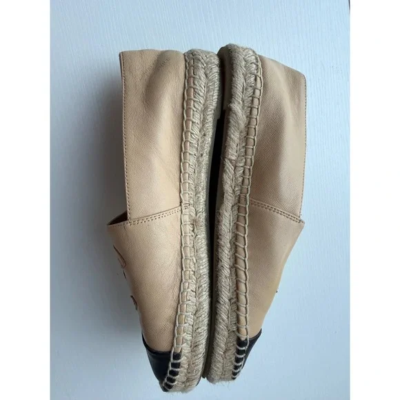 Chanel CC Espadrilles Beige Black Cap Toe Leather Flats Size 39 Lambskin - Picture 16 of 16